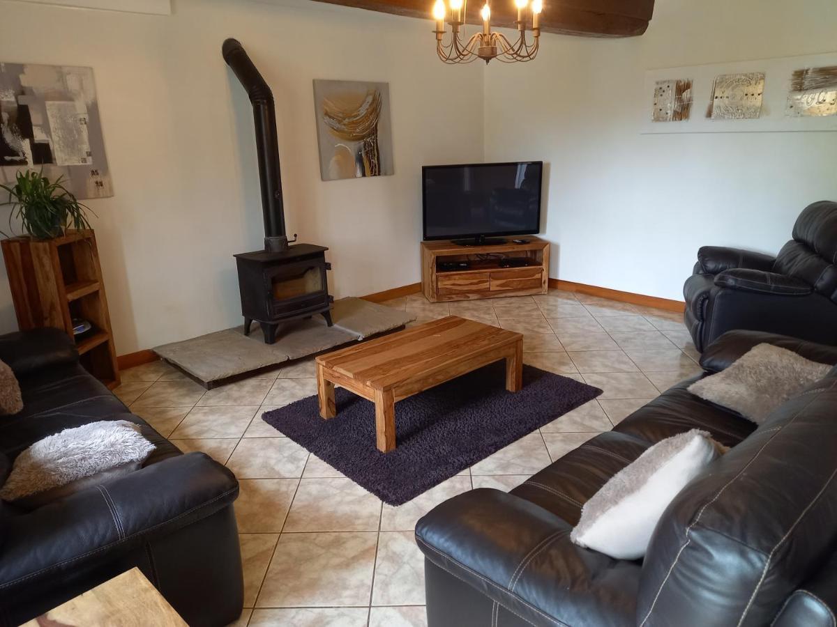Le Mesnil-Adelee La Gasteboisiere With Swimming Pool And Games Room מראה חיצוני תמונה