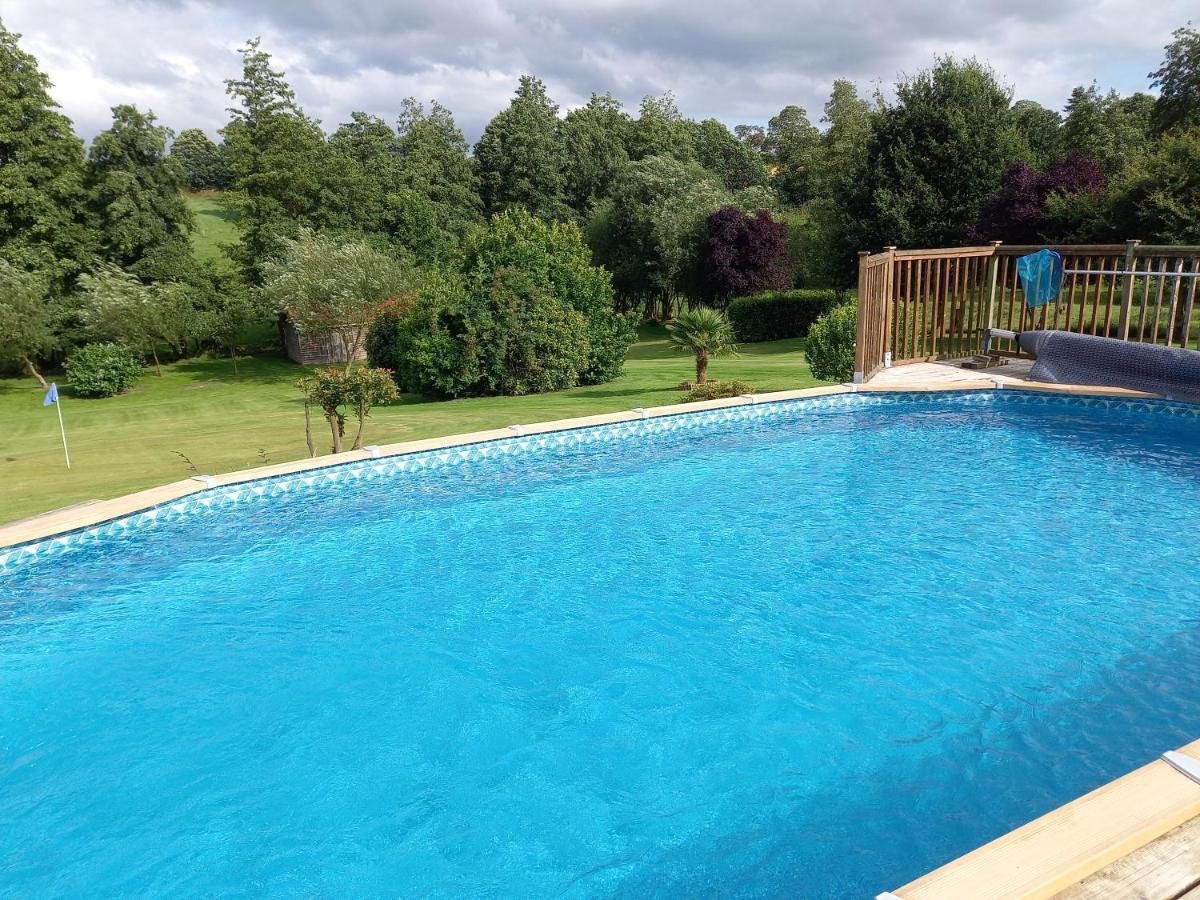 Le Mesnil-Adelee La Gasteboisiere With Swimming Pool And Games Room מראה חיצוני תמונה